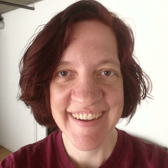 Meet your Posher, Julie - Picture 1 of 1